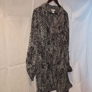 Jaclyn Smith Collection Abstract Print Tunic – Size 3X | Black & White Blouse